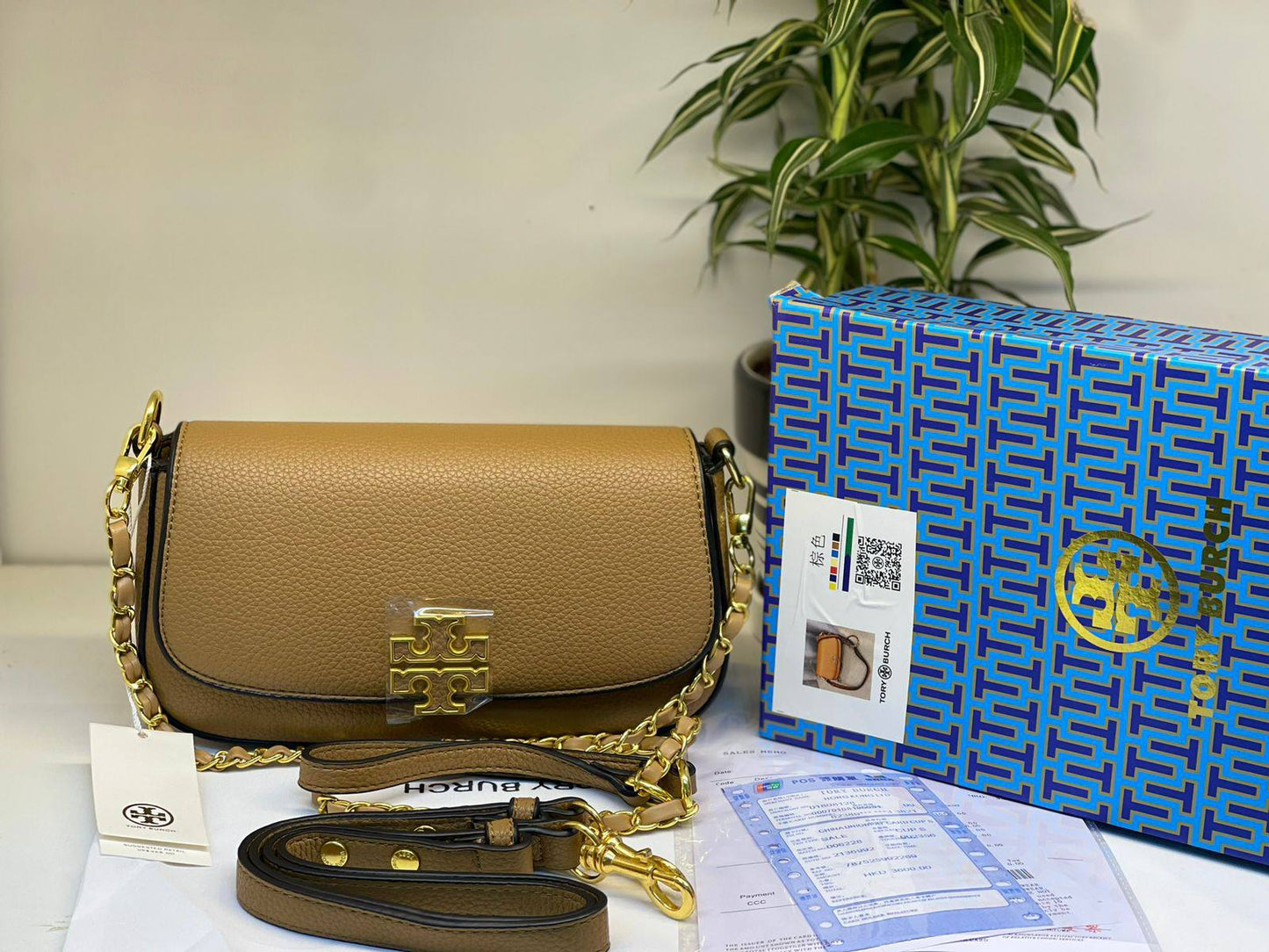 Tory Burch
with box
🎁🎁🎁
105 dhs❣️
Zain06
♥️♥️♥️