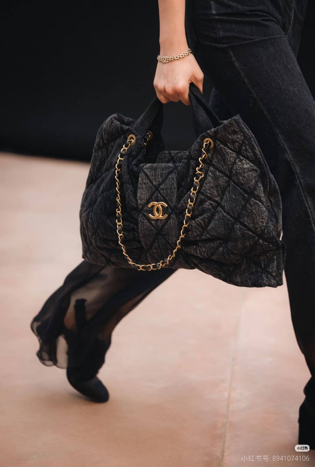 Mixed brands
Gucci
LV
Chanel
Fendi
Hermes
120 dhs🇦🇪🇦🇪
Zain10
♥️♥️♥️