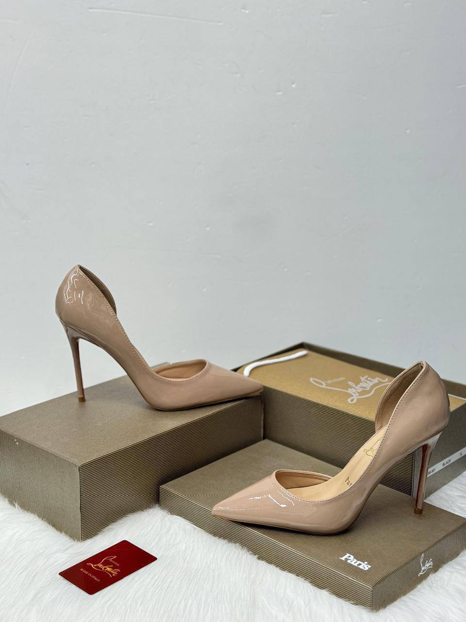 Christian Louboutin
𝟗𝐂𝐌
💯high quality
Size 36-37-38-39-40-41
120 dhs❣️
Zain86
♥️♥️♥️