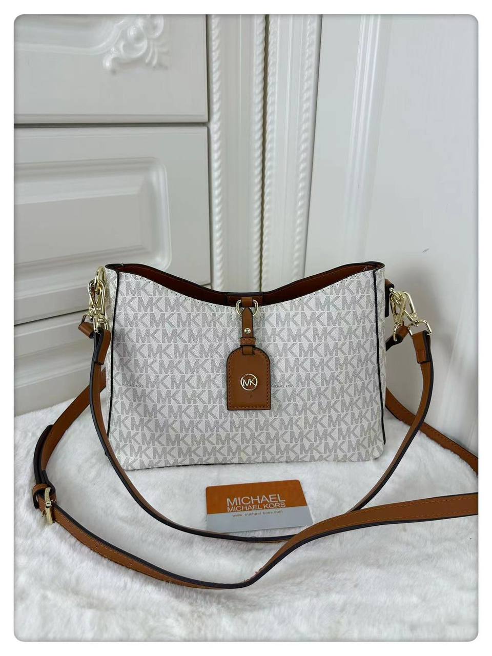 Mk
size:27×19cm
95 dhs💓
Zain114
♥️♥️♥️