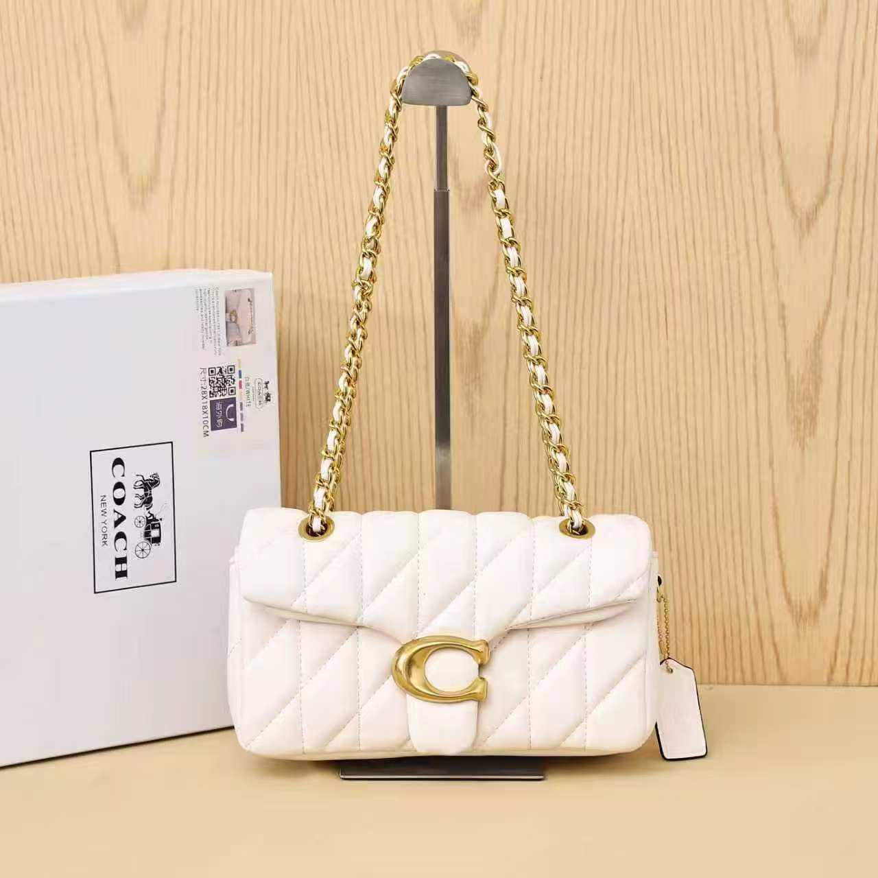Coach
Size 20cm
Withbox
100 dhs✅
Zain04
♥️♥️♥️