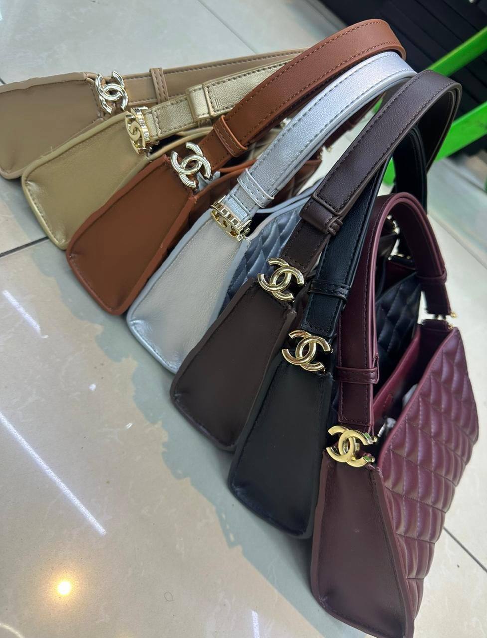CHANEL
95 dhs✅
with box
🎁🎁🎁
Zain90
♥️♥️♥️