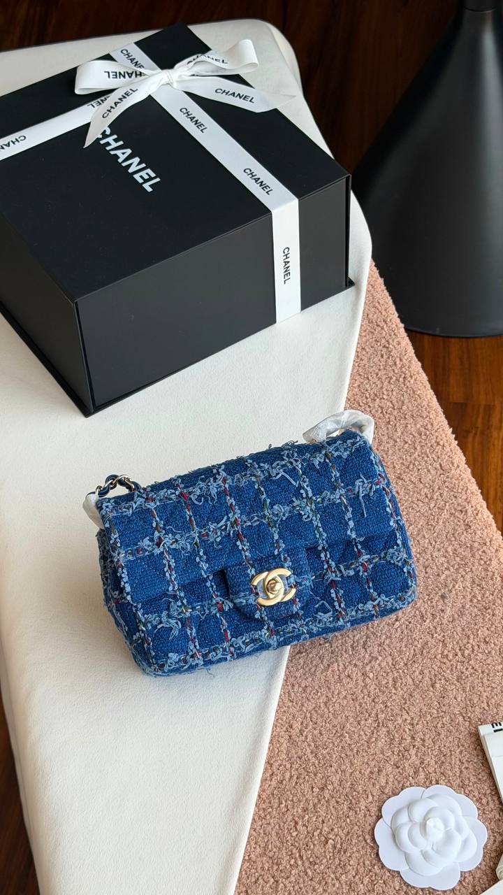 NEW CHANEL Jeans
*SiZe 20 & 25 CM*
*✨VIP QUALITY✨*
*with complete packing*🎁
For Price 👇 WhatsApp✅
0568585901
0507557372
0552275751 Owner Zain 👌
Zain280
♥️♥️♥️