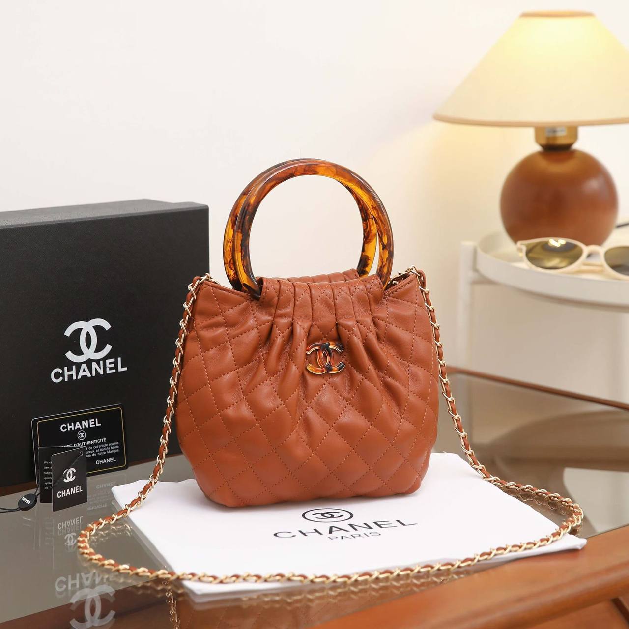 CHANEL
SIZE ……… 20 CM 🥰
95 dhs✅
with BOX🌷
Zain244
♥️♥️♥️