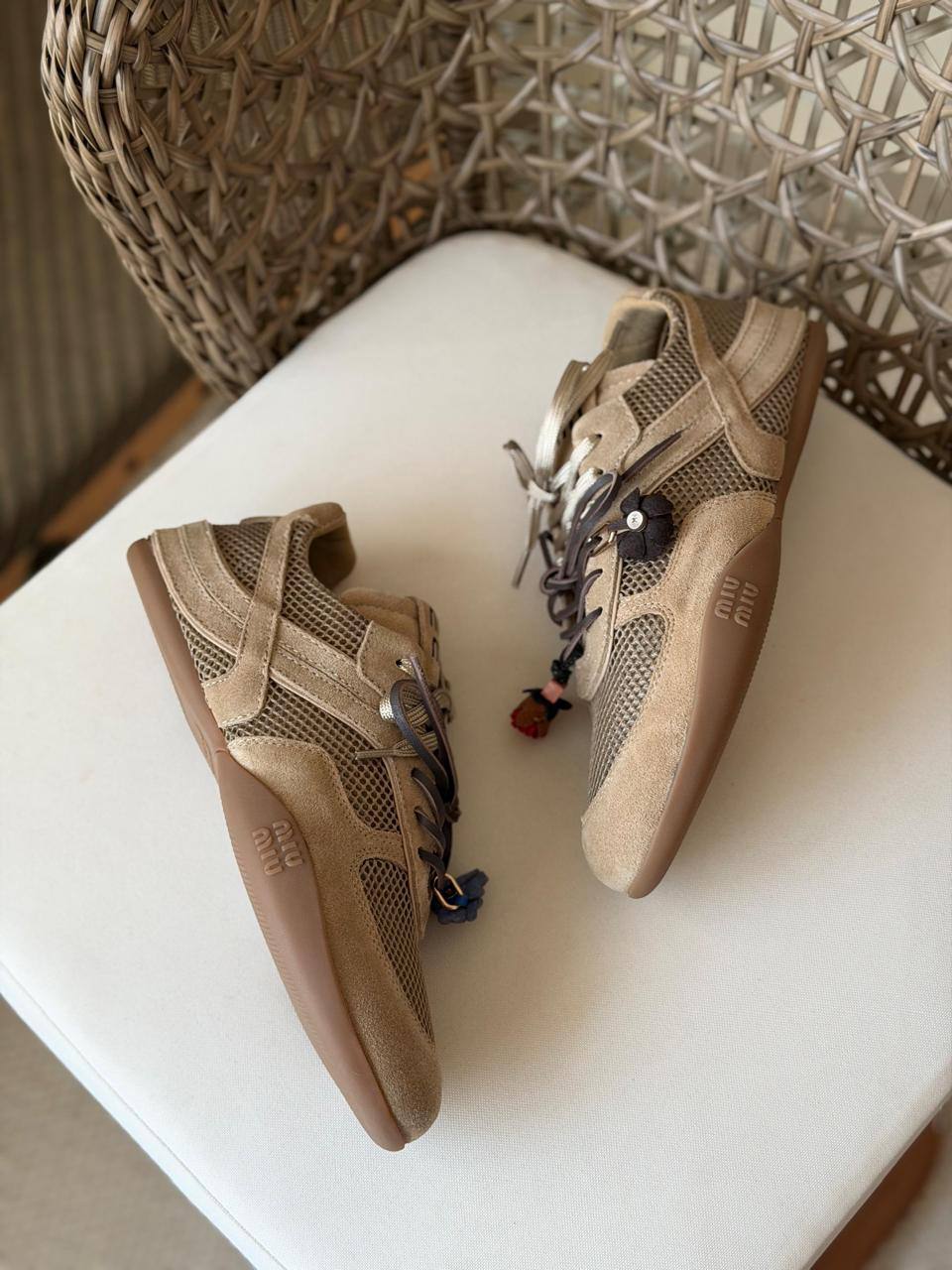 🩶✨ MIU MIU ✨🩶
🤩 Available New Arrival 🤩
😍😍 Super Master Quality 😍😍
👠 Size: 36 to 41
💎 Premium Quality
450 dhs✅
Zain198
♥️♥️♥️