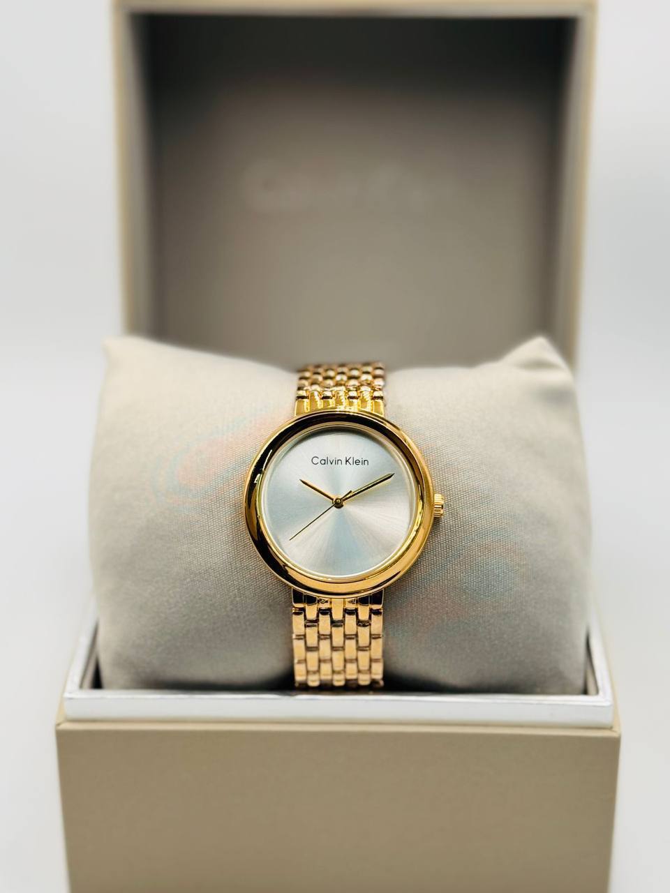 Calvin Klein ladies
*New Arrival*🔥
55 dhs❤️
Zain08
♥️♥️♥️