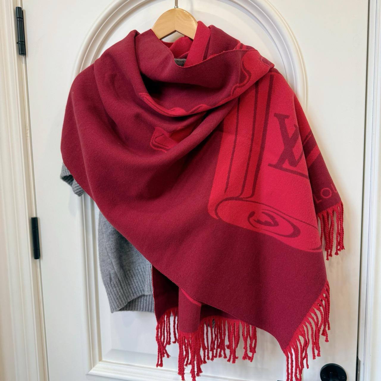 Scarf
180*68 cm
45 dhs🪙🌨️
Zain17
♥️♥️♥️
