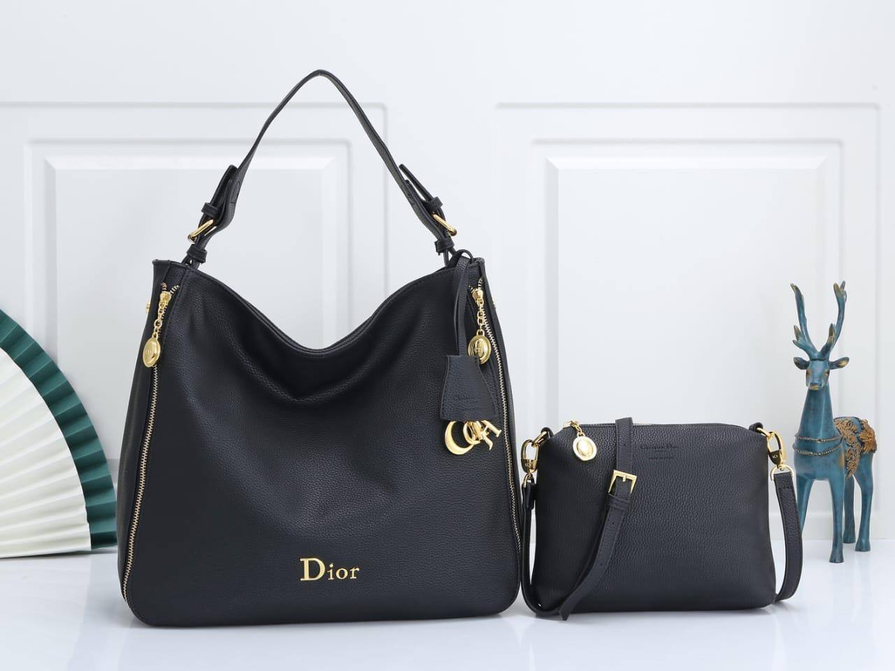 DIOR
120 dhs✅
Size 38 cm
Zain161
♥️♥️♥️