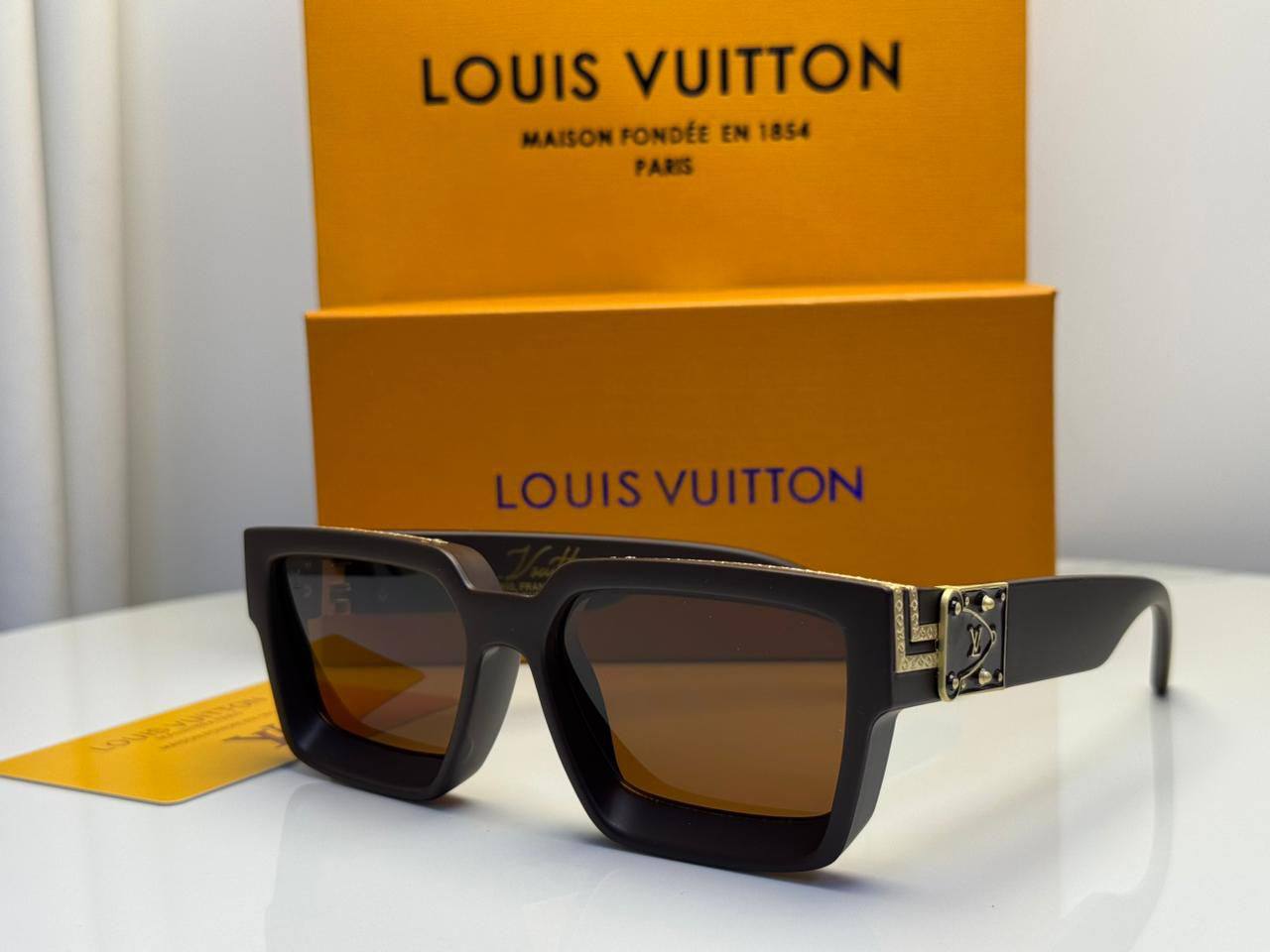 Sunglasses
65 dhs✅
Zain182
♥️♥️♥️