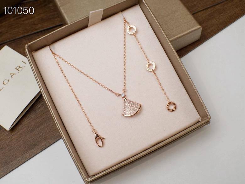 BVLGARI NECKLACE
MASTER💫✨
55 DHS🇦🇪🇦🇪
WITH SMALL BOX AND PAPER BAG🛍️🎁
Zain89
♥️♥️♥️