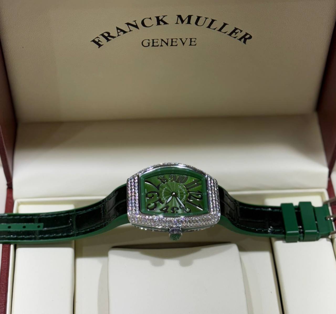 FRANCK MULLER
_*WOMEN*_
_MASTER QUALITY_
410 dhs❤️
___WITH BOX_____❒
🎁🎁🎁
Zain108
♥️♥️♥️