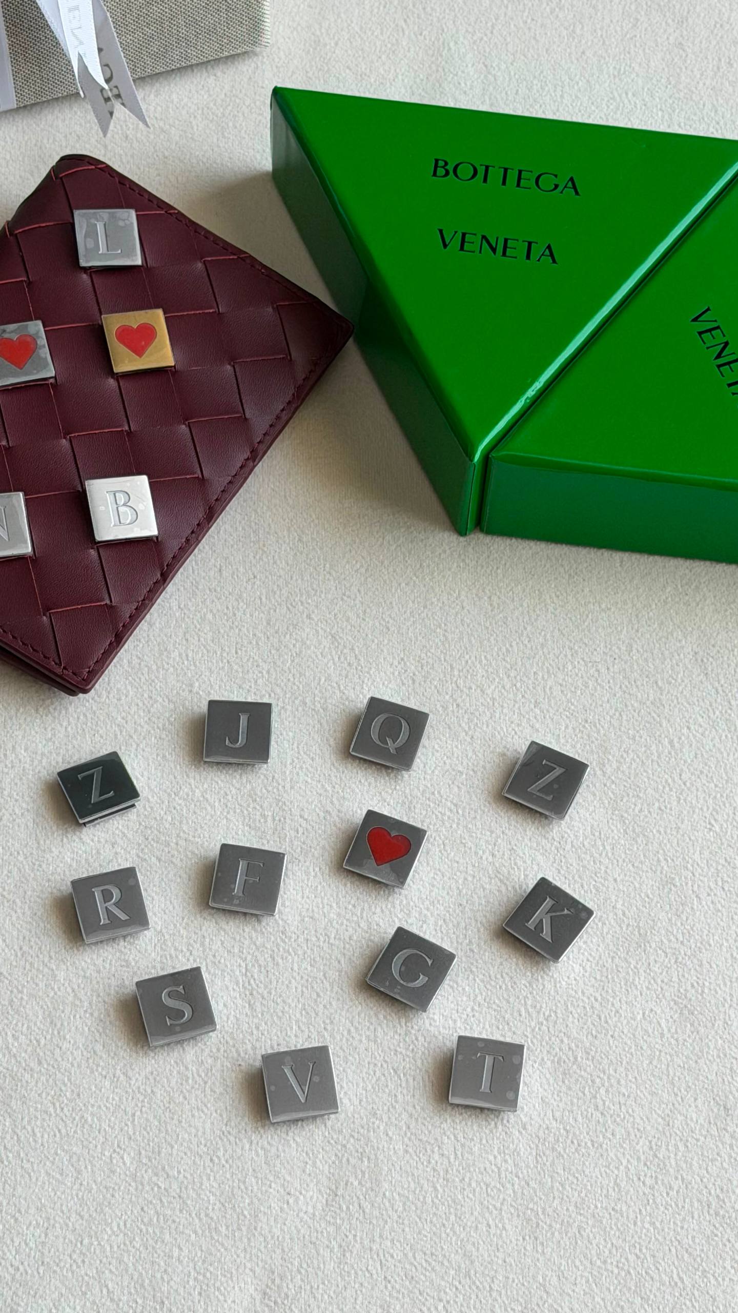 BOTTEGA Alphabet CHARMS
*Super master quality*
*with complete packing*🎁
230 dhs✅
Zain280
♥️♥️♥️