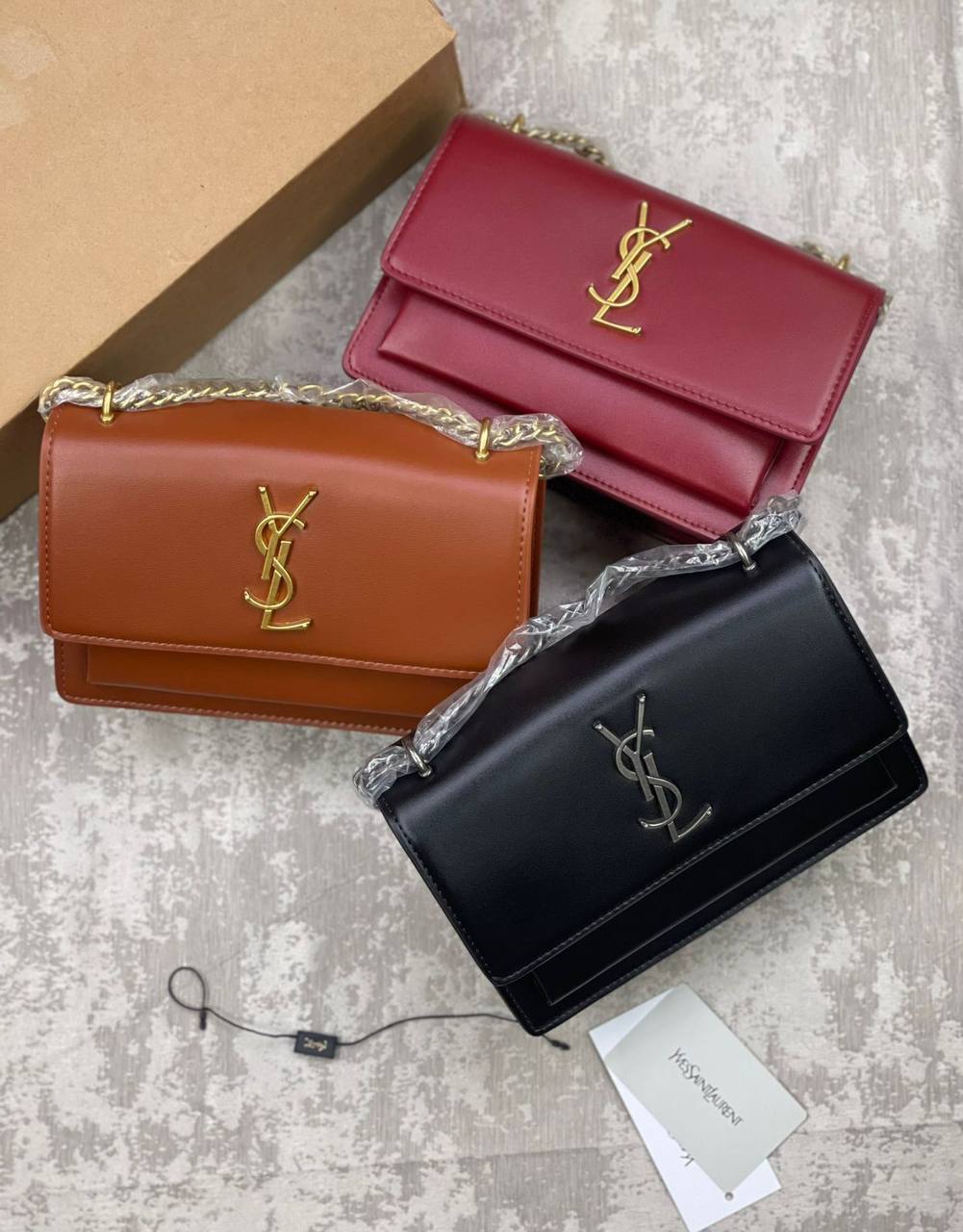 YSL
160 dhs✅
With box
🎁🎁🎁
Zain175
♥️♥️♥️