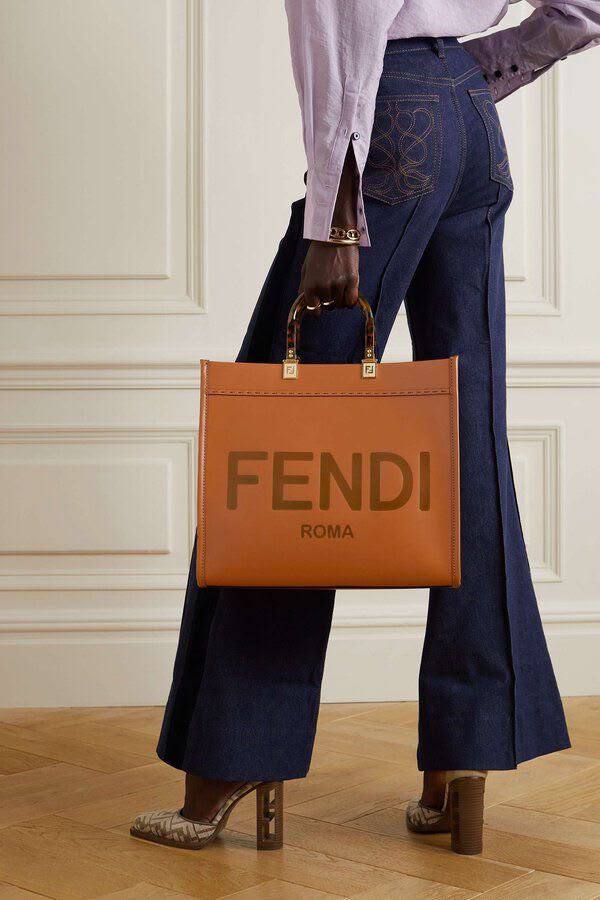 Fendi
95 dhs🇦🇪🇦🇪
33 cm
Zain219
♥️♥️♥️