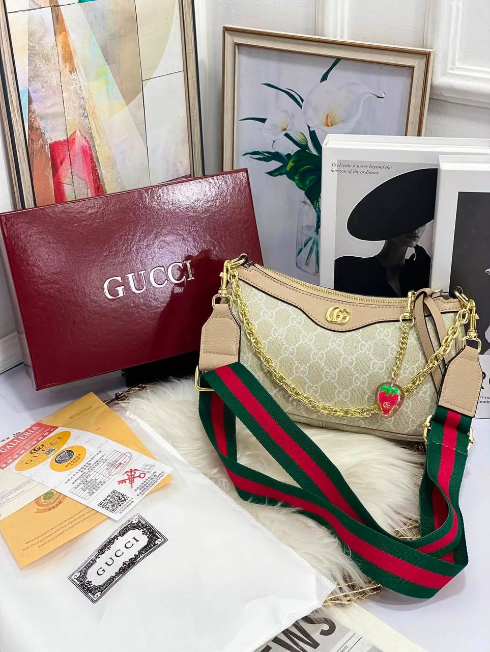 Gucci
100 dhs🇦🇪🇦🇪
good-quality with box
Zain35
♥️♥️♥️