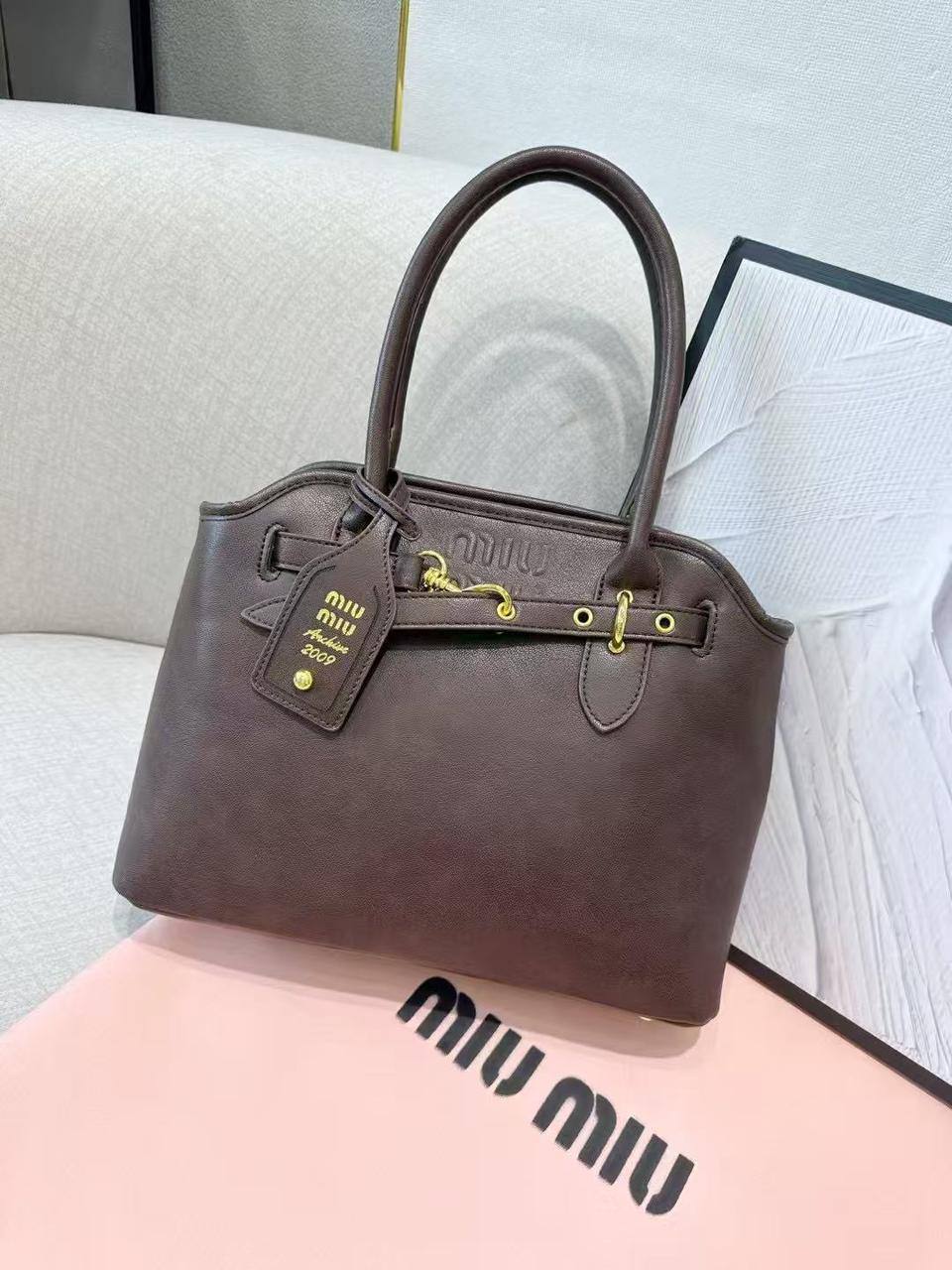 Miu Miu
Best quality
95 dhs🪙🖤
size 31cm
Zain158
♥️♥️♥️