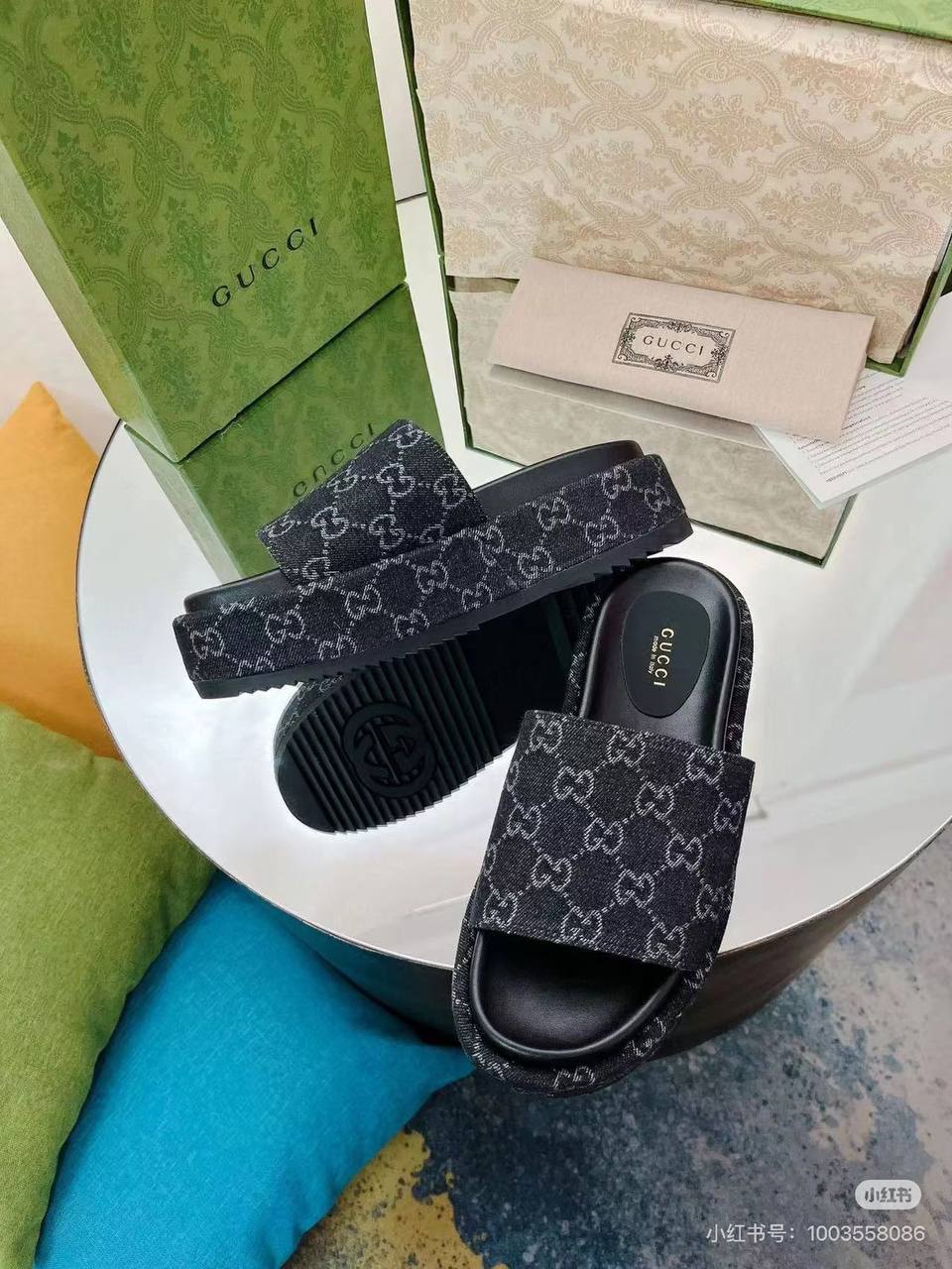 Gucci
Size 36-41
90 dhs💓
Zain145
♥️♥️♥️