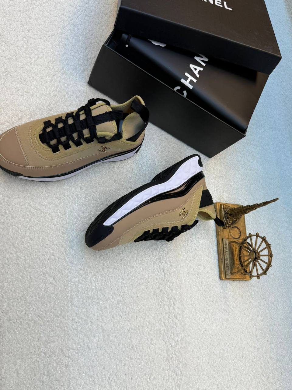 New. Chanel shoes
Size . 36. to 41
170 dhs🪙🌨️
Zain80
♥️♥️♥️
