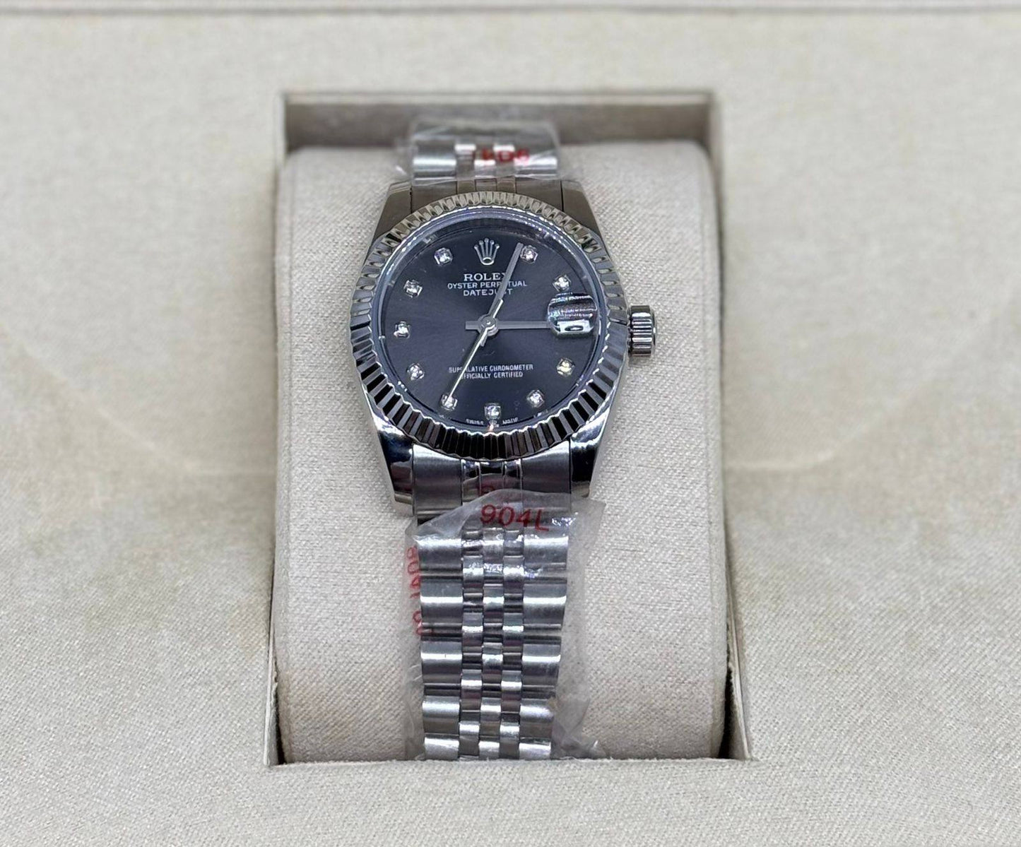 D1 milano watch for men (ULTRATHIN mirror)
330 dhs👑
with same orginal box with paper bag
Zain59
♥️♥️♥️