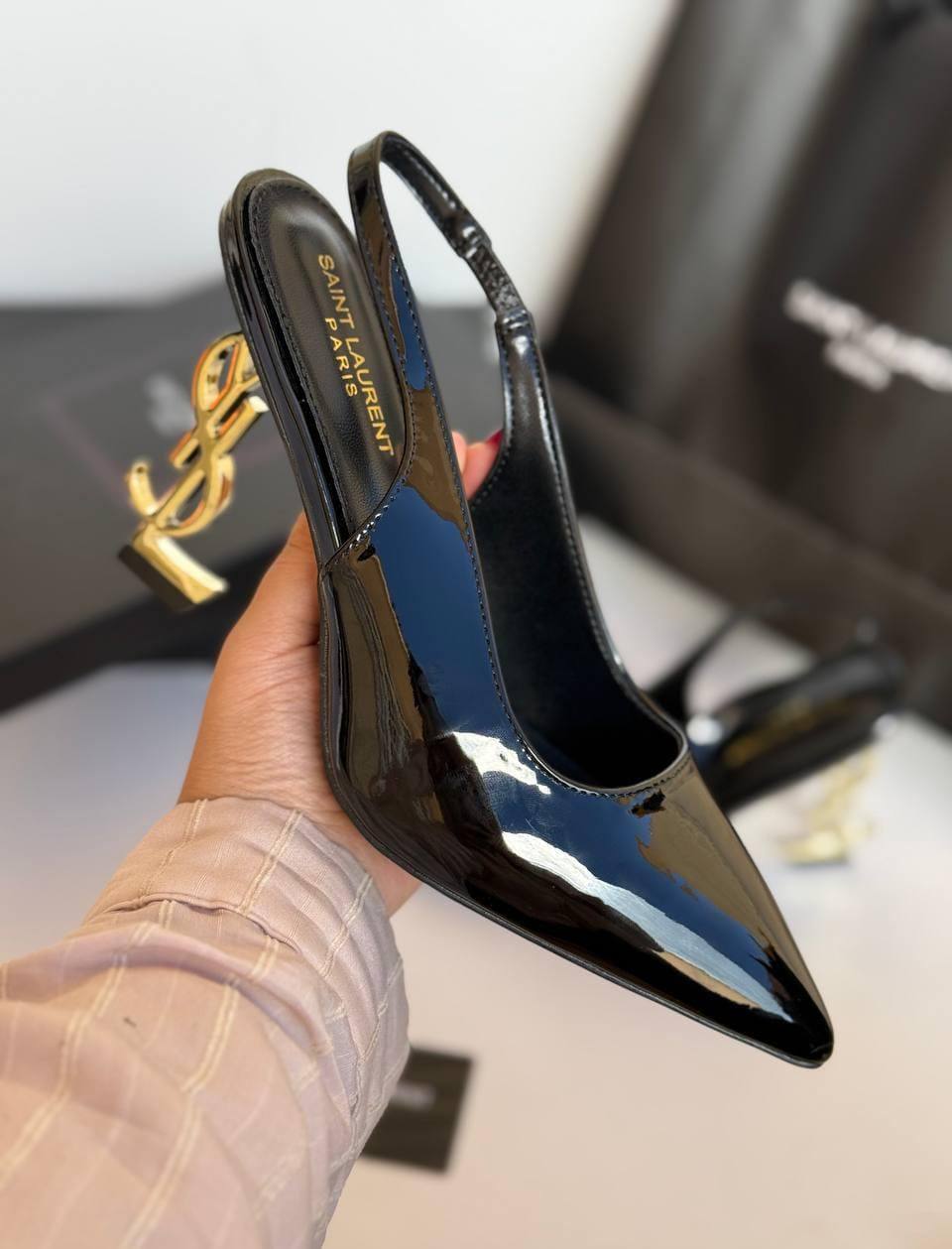 YSL
280 dhs✅
*SIZE 36 TO 41*
Zain224
♥️♥️♥️