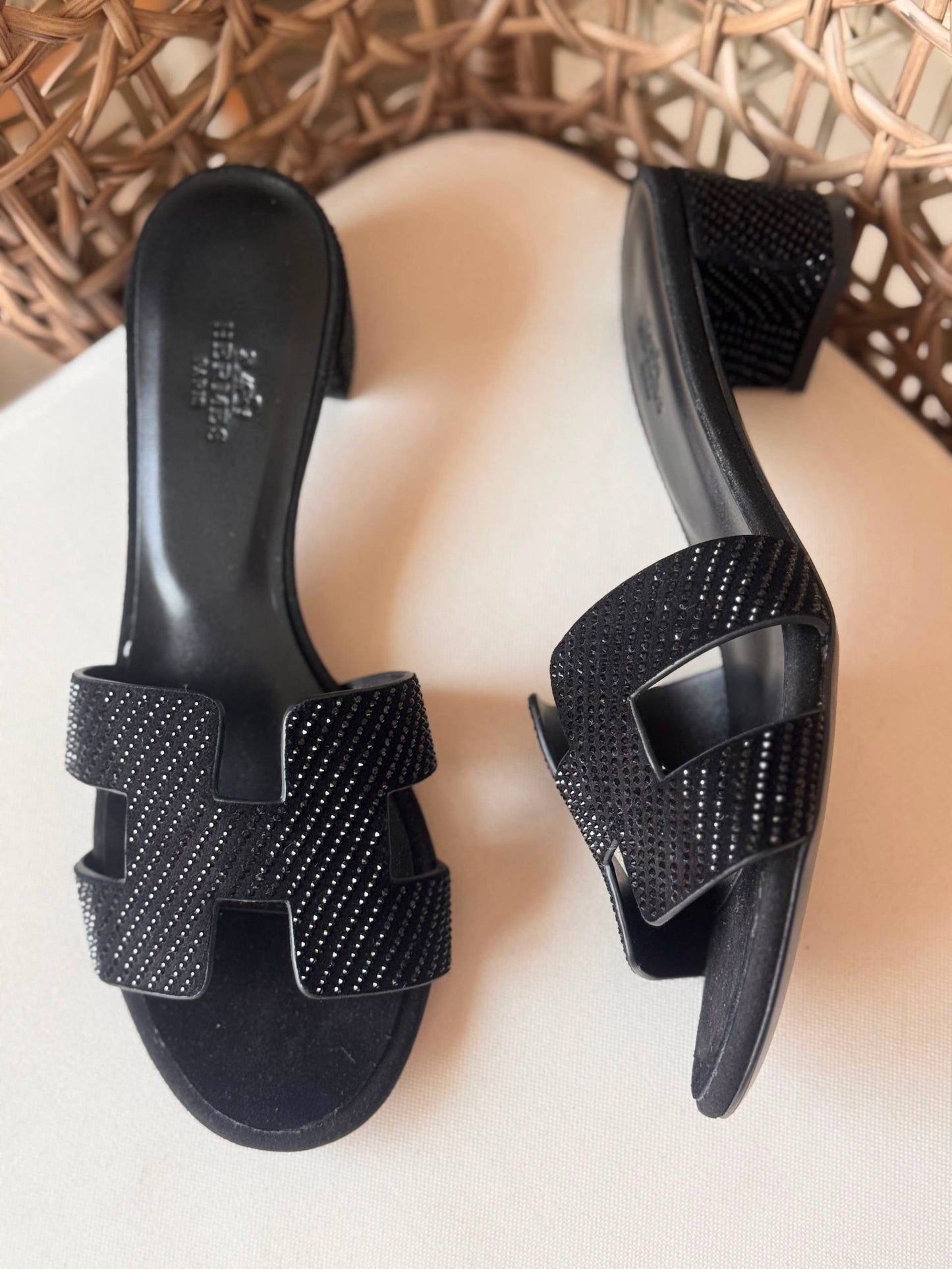 HERMES
✨ Collection
👠 36–41
💎 Premium Quality
🔥 Super Master
450 dhs✅
Zain198
♥️♥️♥️