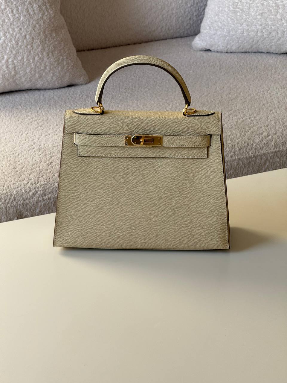 Hermes kelly epsom 28cm💕
master quality😍
with box❤️
🎁🎁🎁
420 dhs🪙💕
Zain52
♥️♥️♥️