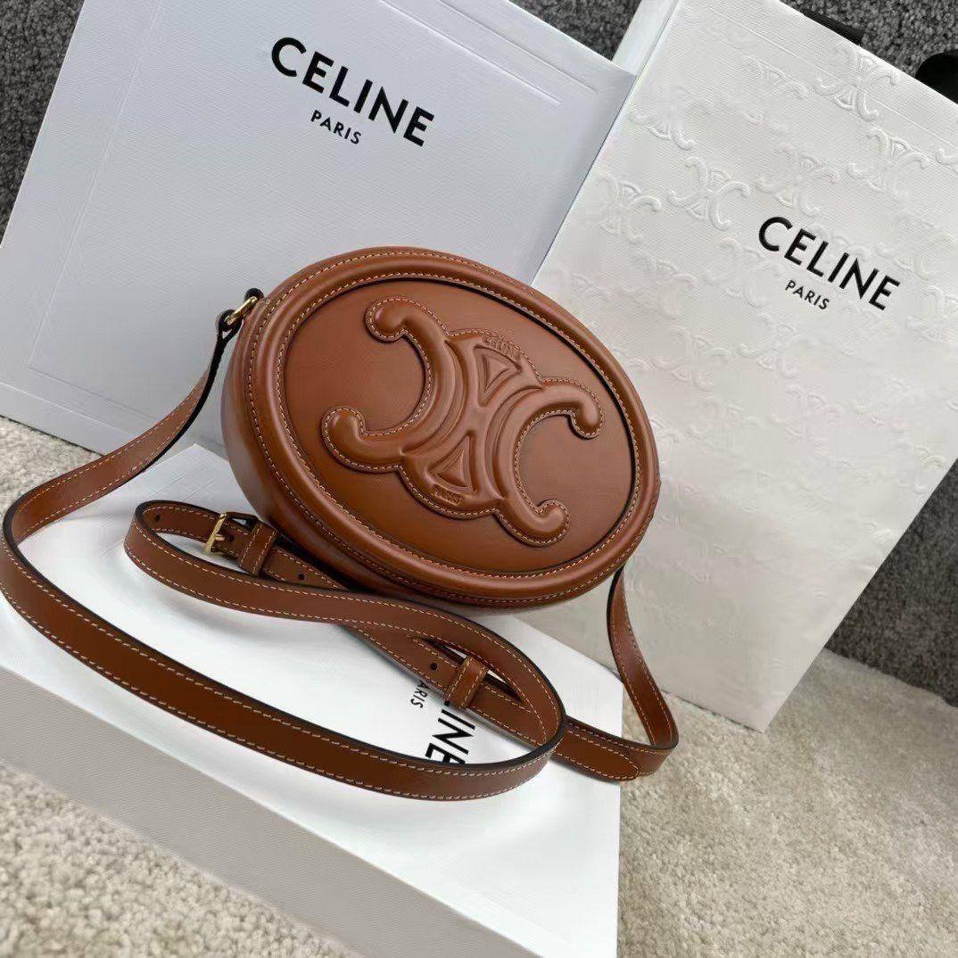 Celine Cuir Triomphe oval crossbody bag🥀
For Price 👇 WhatsApp✅
0568585901
0507557372
0552275751 Owner Zain 👌
Zain71
♥️♥️♥️