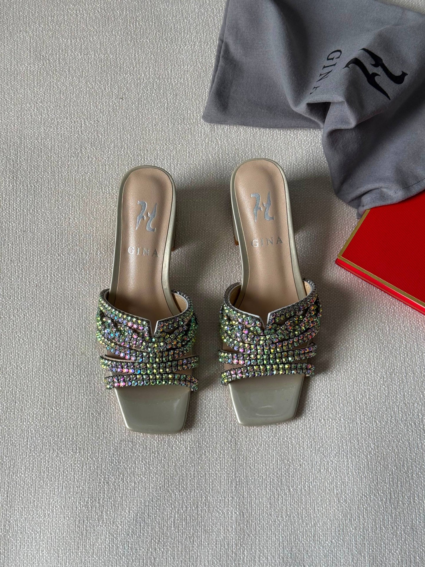 Gina
Super Master
Size 36 to 41
450 dhs✅
Zain288
♥️♥️♥️