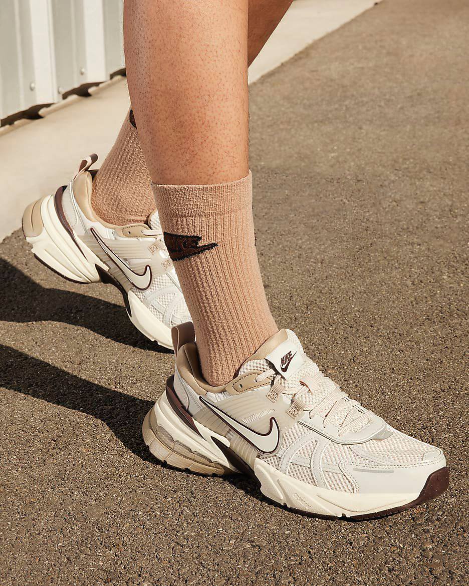 Nike V2k 💨
36-45 AVAILABLE
190 dhs✅
Zain242
♥️♥️♥️