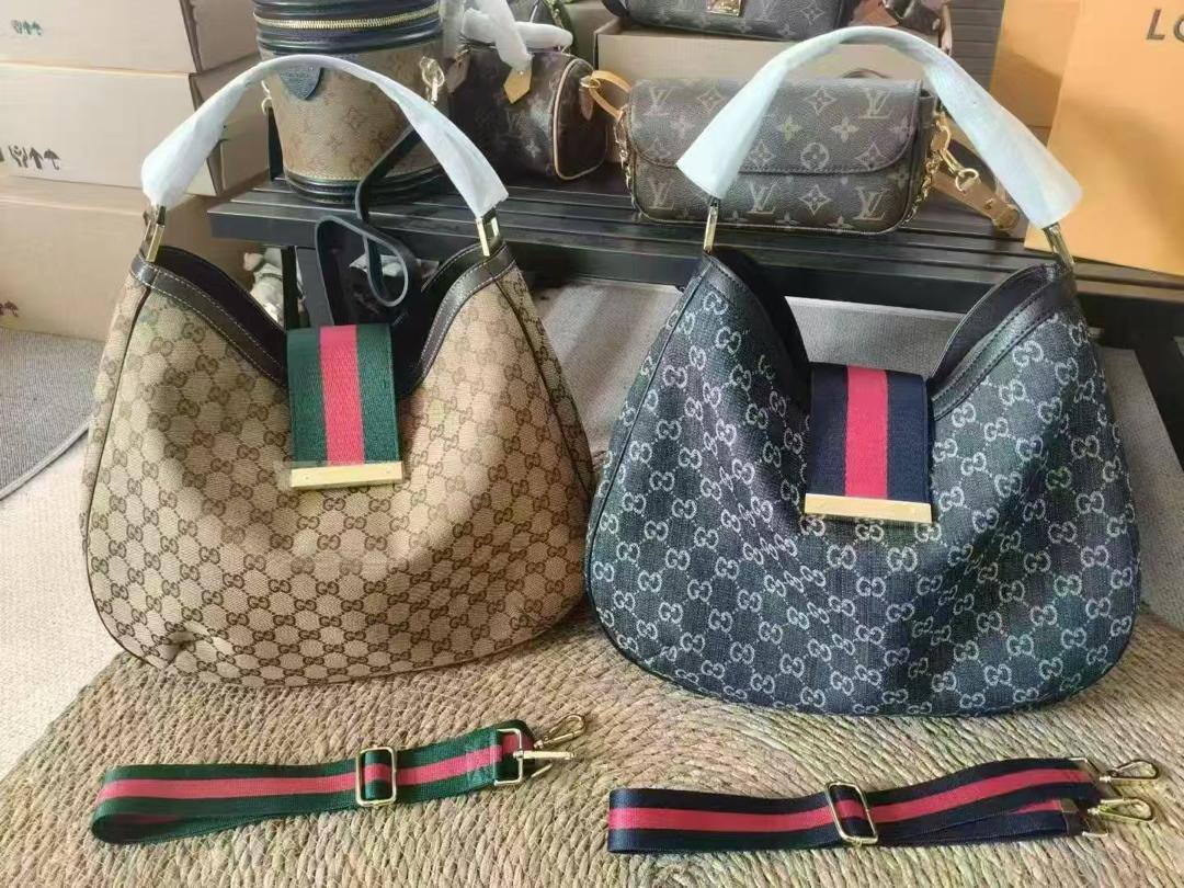 YSL - Gucci
105 dhs❣️
high quality
New
Zain26
♥️♥️♥️