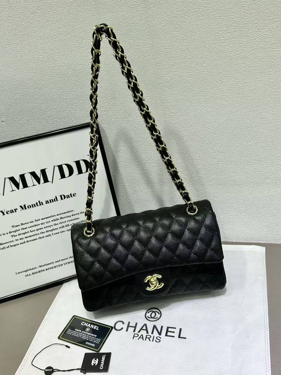Chanel
Caviar
110 dhs✅
With Box
🎁🎁🎁
Zain50
♥️♥️♥️