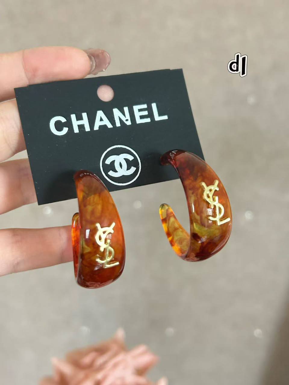 Earrings
20 dhs🇦🇪🇦🇪
Zain263
♥️♥️♥️