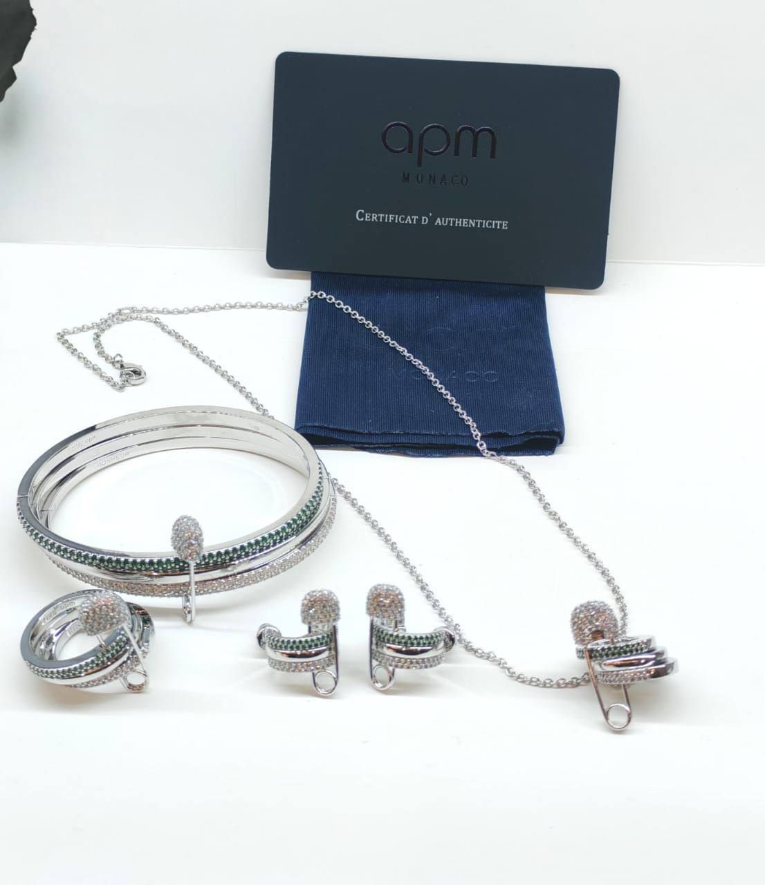 APM
260 dhs🪙💕 set
Zain122
♥️♥️♥️