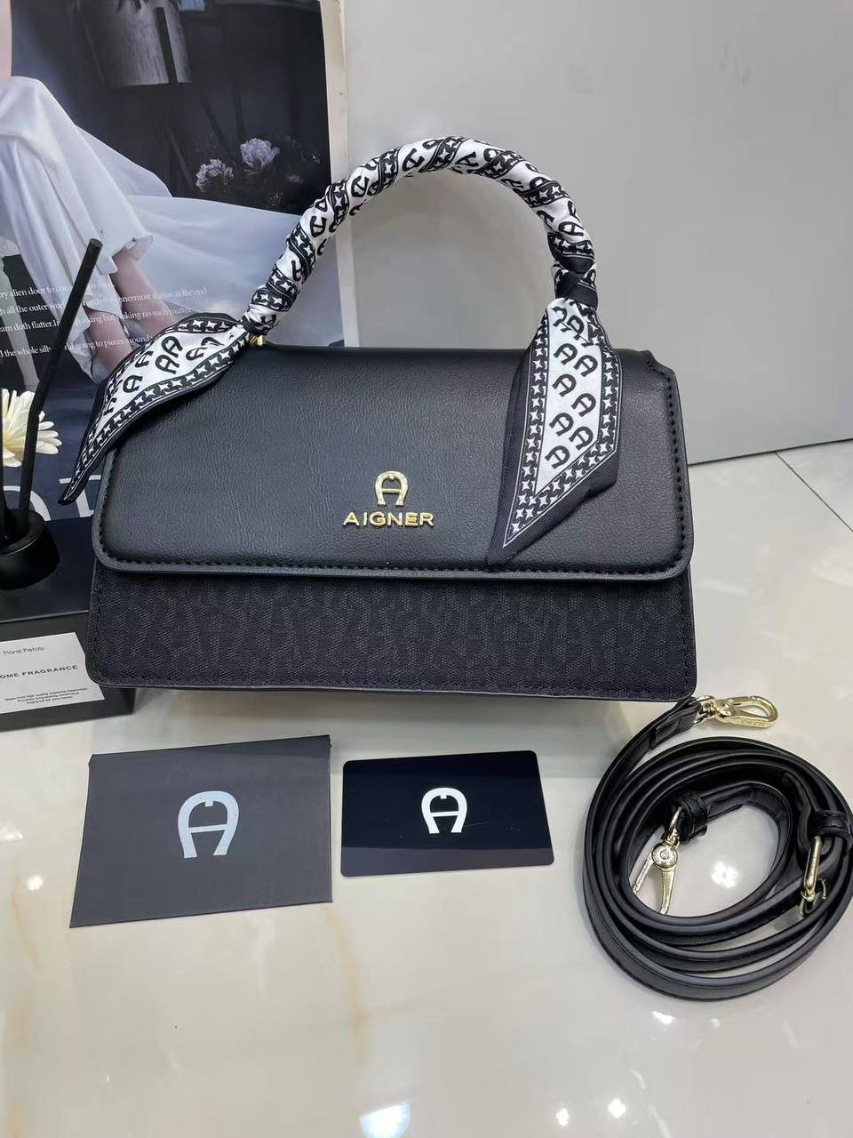 Aigner
with box
🎁🎁🎁
110 dhs🪙🌨️
Zain143
♥️♥️♥️