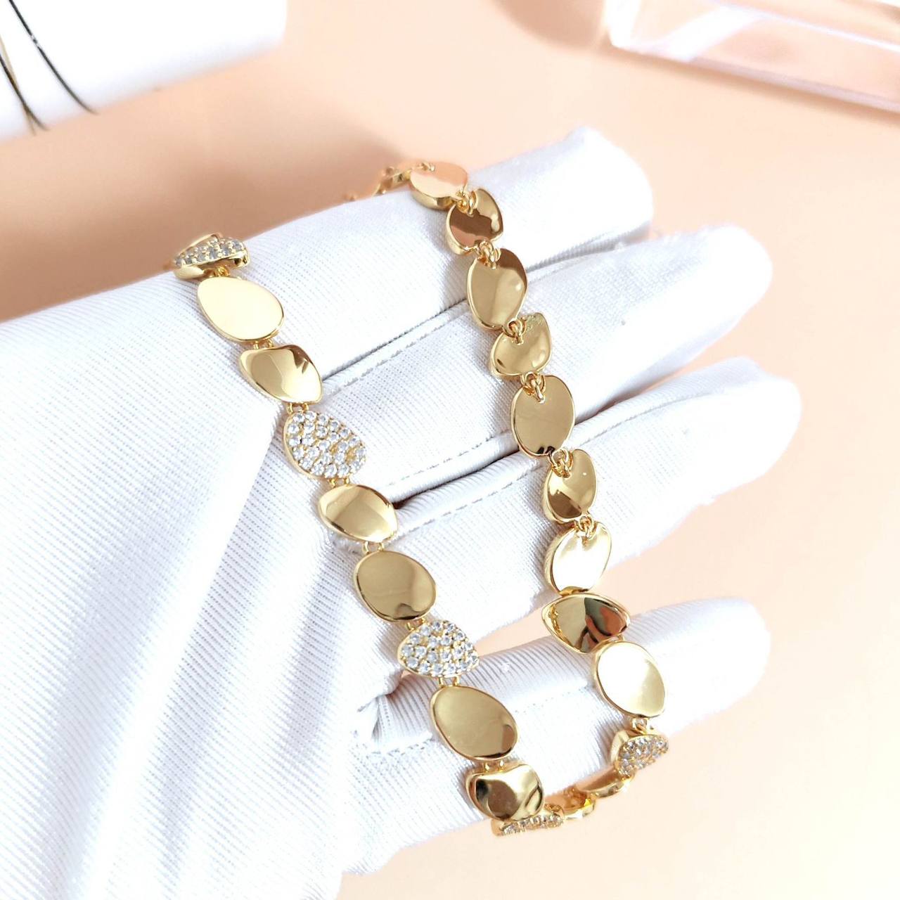 APM
*MONACO*💕
*NECKLACE*🍃
*MASTER*QUALITY*🍃
With normal box 🎁
130 dhs✅
With master box🎁
145 dhs✅
Zain263
♥️♥️♥️