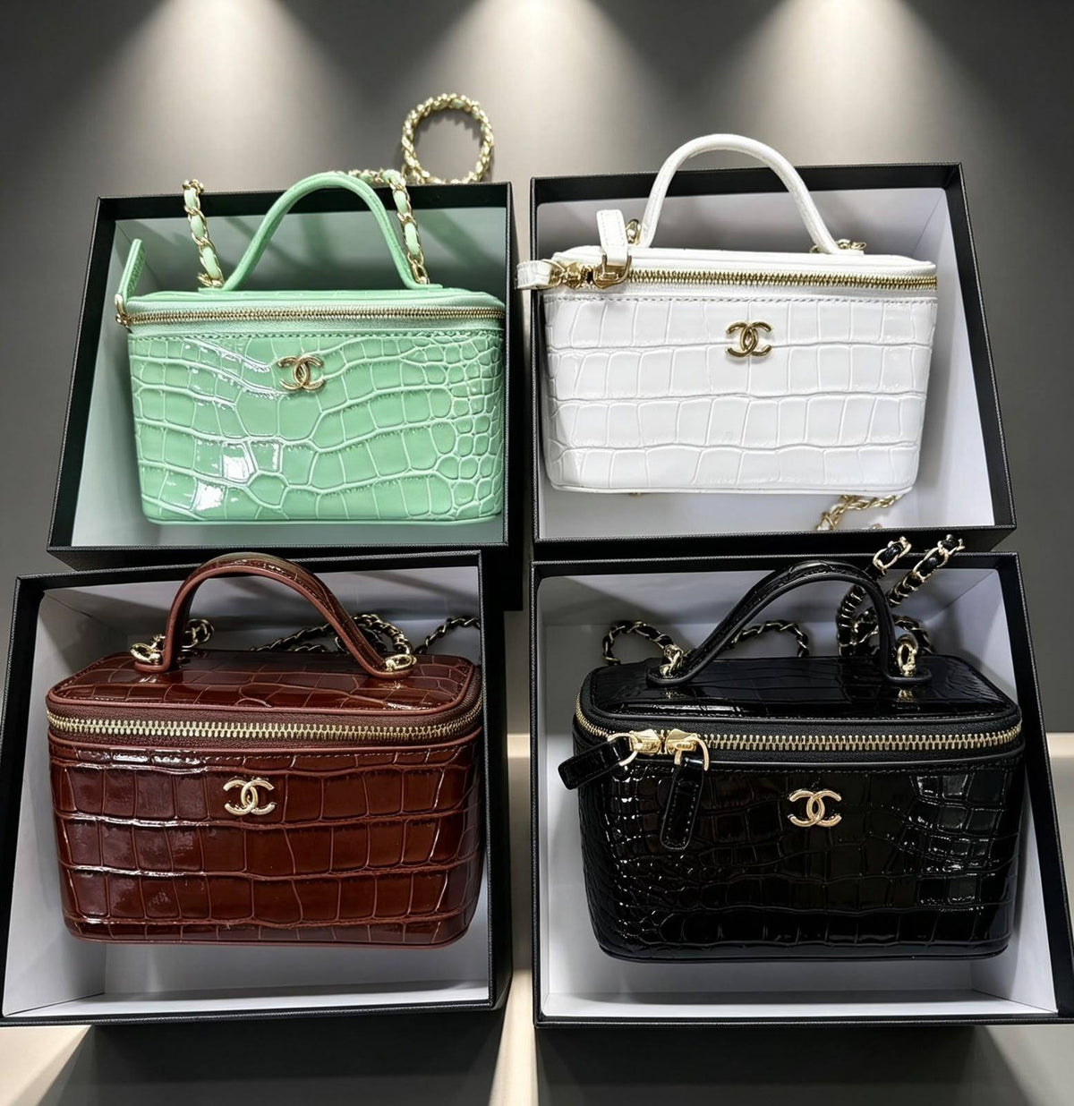 CHANEL
NEW CAME
HIGH QUALITY
WITH BOX
120 dhs🇦🇪🇦🇪
Zain295
Zain39
♥️♥️♥️