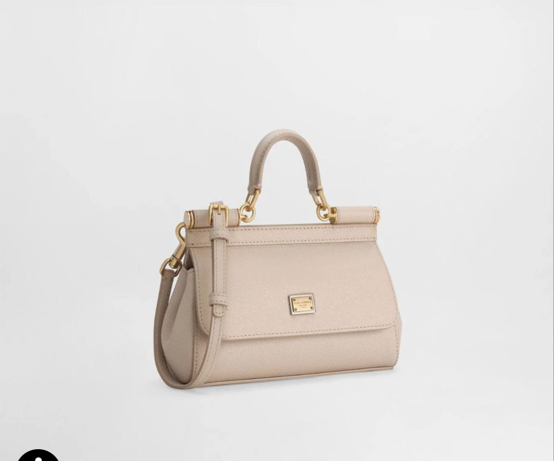 D&G
Withbox
105 dhs🇦🇪🇦🇪
Zain143
♥️♥️♥️