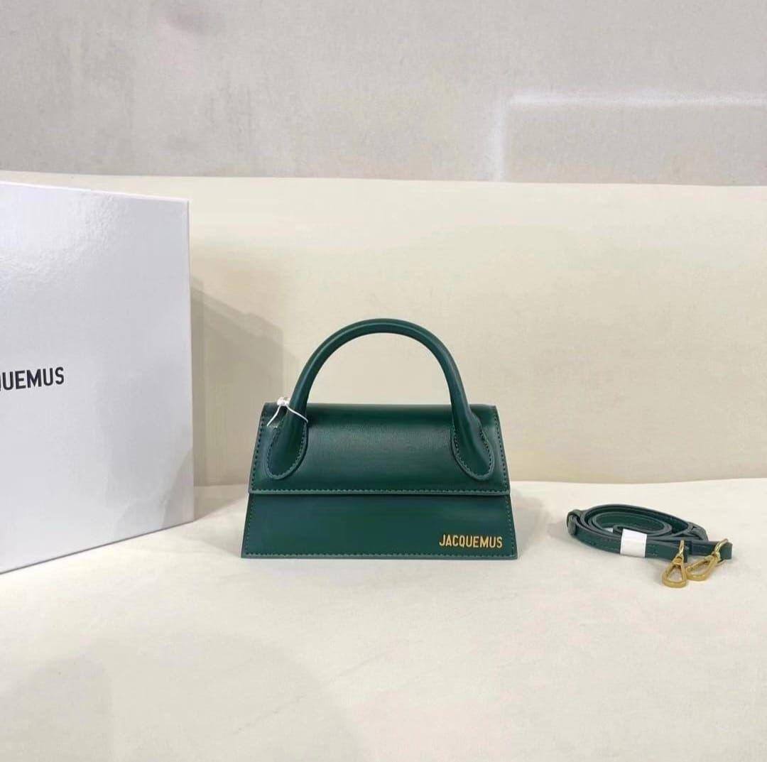 Jacquemus
110 dhs🪙🌨️
Zain143
♥️♥️♥️