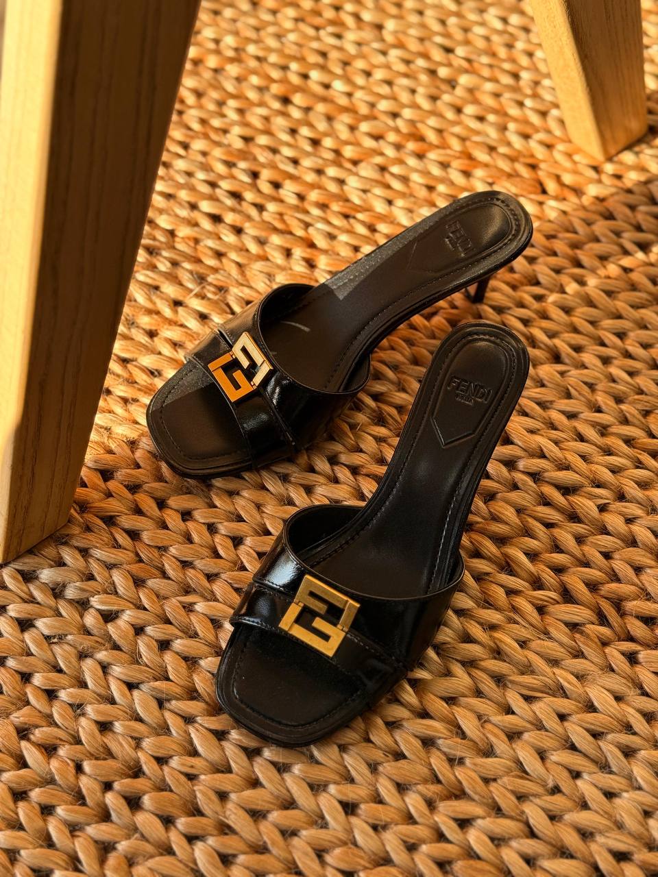 𝗙𝗘𝗡𝗗𝗜
Super Master
𝗦𝗶𝘇𝗲 𝟯𝟲 𝘁𝗼𝗼 𝟰𝟮
450 dhs🪙💚
Zain178
♥️♥️♥️