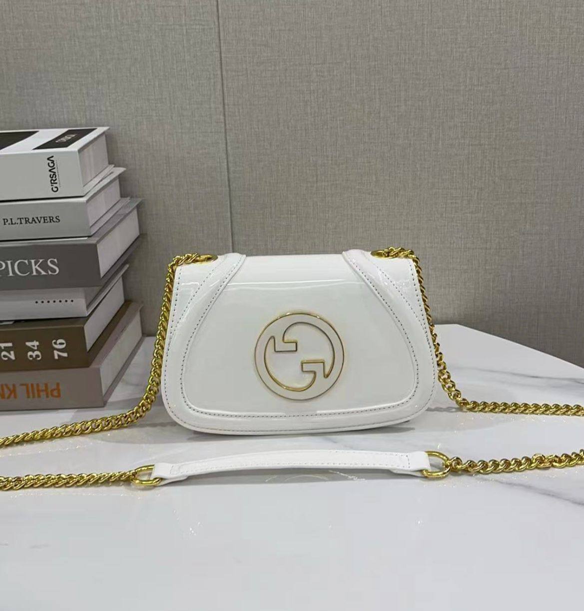 Guuci
Best quality
with box’s
🎁🎁🎁
110 dhs✅
size 21 CM
Zain290
♥️♥️♥️