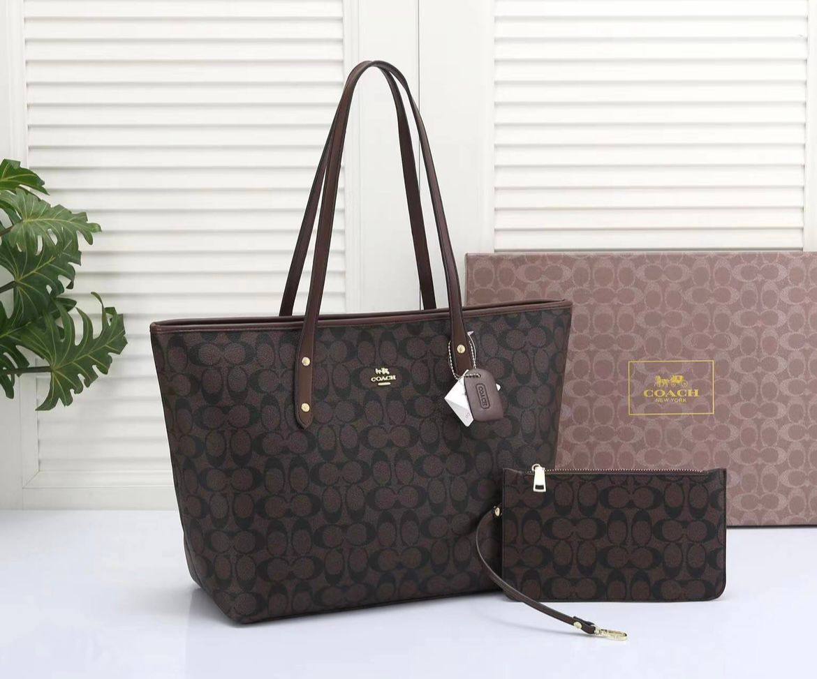 Coach
with box
🎁🎁🎁
95 dhs🪙
Zain50
♥️♥️♥️