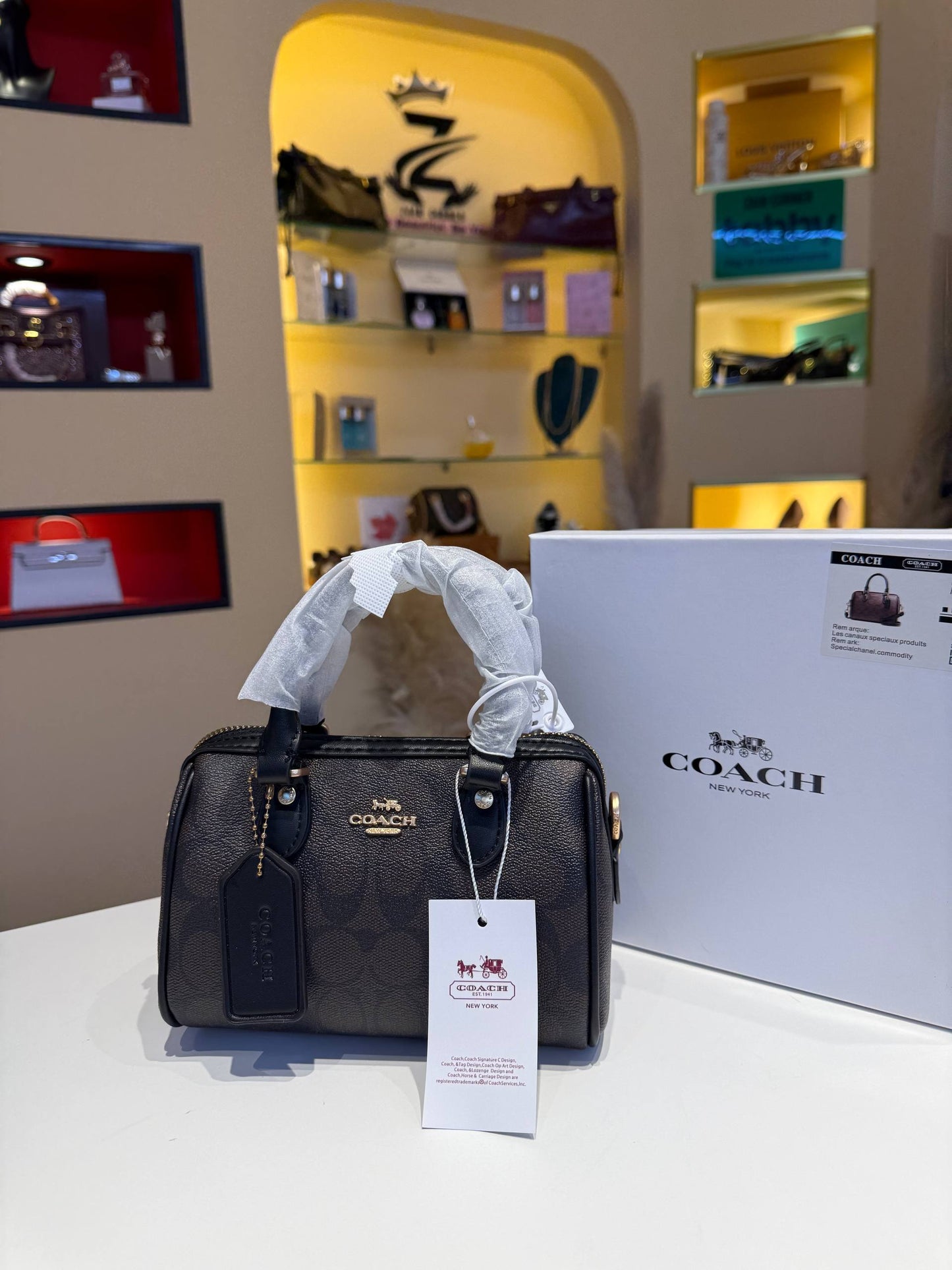 Coach
100 dhs
With box
Zain107
اطلبوها من الوتس المثبت في الأعلى👆🏻👆🏻
تواصلو معنا 👈🏻 Zain
For order WhatsApp pinned 👆🏻
♥️♥️♥️