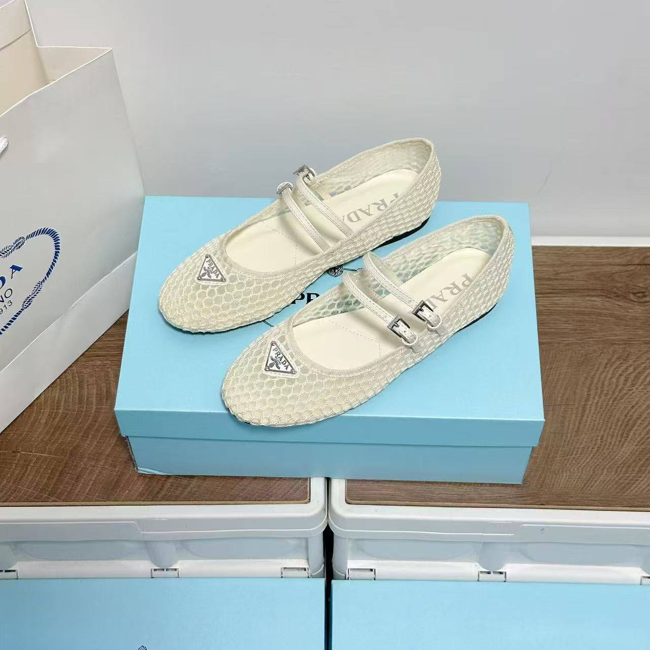 Prada
Size 36-42
120 dhs🪙🌨️
Zain132
♥️♥️♥️