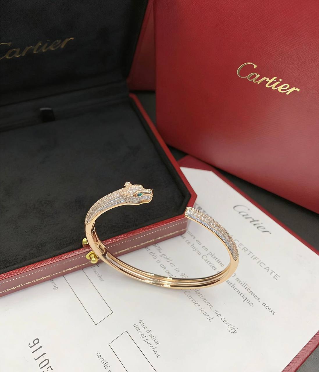 Cartier Bangle
Master✨💫
With BOX AND PAPER BAG🛍️🎁
65 DHS🌺
Zain89
♥️♥️♥️