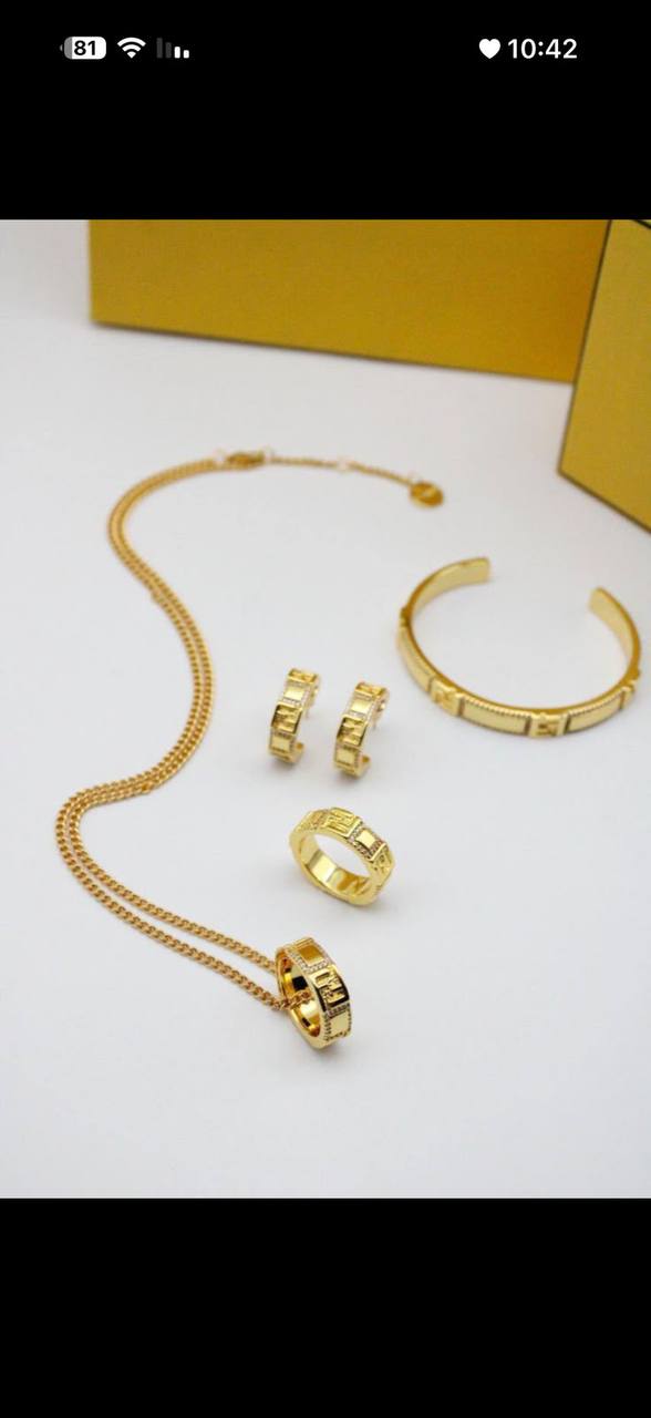 Fendi set
220 dhs
Zain122
♥️♥️♥️
