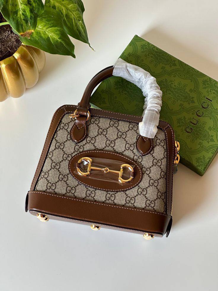 Gucci
80 dhs❤️
With box
🎁🎁🎁
Zain219
♥️♥️♥️