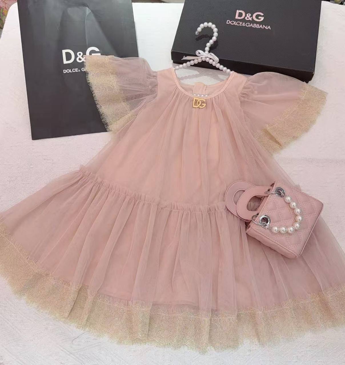 D&G
6-12m to 13y
220 dhs💓
Zain151
♥️♥️♥️