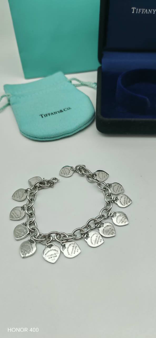 Tiffany & co
215 dhs🇦🇪🇦🇪
Zain122
♥️♥️♥️