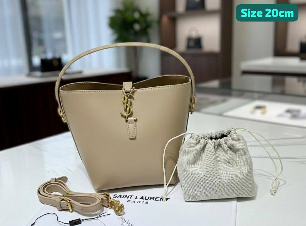 YSL
Good quality
with box
🎁🎁🎁
95 dhs🪙🌨️
Zain186
♥️♥️♥️