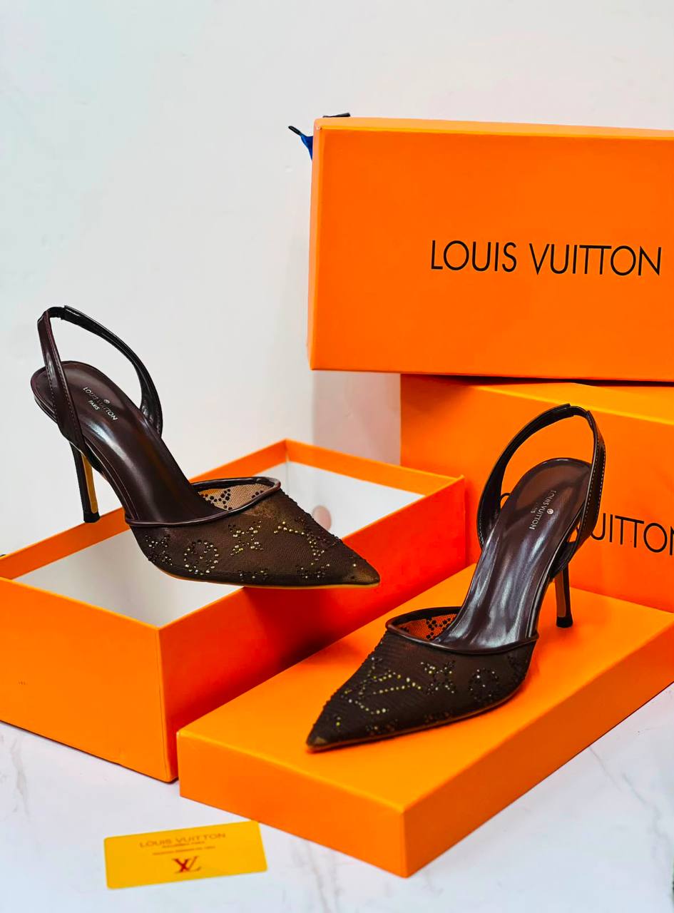 LV
Size 36-41
120 dhs🇦🇪🇦🇪
Zain21
♥️♥️♥️
